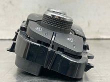 Load image into Gallery viewer, Temperature Controls Buick Regal 2012 - NW506358
