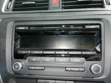 Load image into Gallery viewer, RADIO Volkswagen CC EOS Jetta Passat 2012 12 2013 13 2014 14 - NW540683
