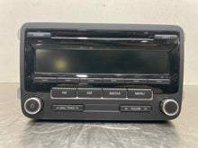 Load image into Gallery viewer, CD PLAYER RADIO Volkswagen Beetle Jetta Passat 11 12 13 14 - NW507244
