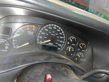 Load image into Gallery viewer, Speedometer Cluster  SILVERADO 3500 PICKUP 2002 - NW507897
