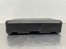 Load image into Gallery viewer, KEYLESS ENTRY CONTROL MODULE COMPUTER Vanden Pl XJ XJL XJR 2010-2014 - NW508502
