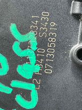 Load image into Gallery viewer, WIPER MOTOR E320 E280 E300 2003 03 04 05 06 07 08 09 - NW512733
