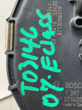 Load image into Gallery viewer, WIPER MOTOR E320 E280 E300 2003 03 04 05 06 07 08 09 - NW512733
