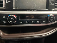 Load image into Gallery viewer, FRONT TEMPERATURE CONTROLS Toyota Highlander 2015 15 2016 16 - NW553375
