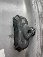 Load image into Gallery viewer, Wheel Rim  HIGHLANDER 2016 - NW513177
