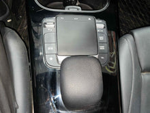 Load image into Gallery viewer, Radio  MERCEDES GLA-CLASS 2021 - NW513275
