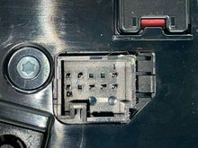 Load image into Gallery viewer, Radio  MERCEDES GLA-CLASS 2021 - NW513275
