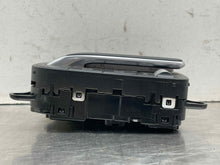 Load image into Gallery viewer, Radio  MERCEDES GLA-CLASS 2021 - NW513275

