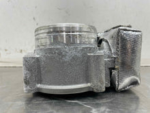 Load image into Gallery viewer, Throttle Body Volkswagen Touareg 2016 - NW513726
