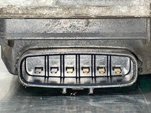 Load image into Gallery viewer, THROTTLE BODY Land Cruiser LX470 GX470 Tundra 03 04 05 - NW513725

