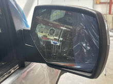 Load image into Gallery viewer, [INVENTORYCAR_YEAR_MAKE_MODEL] SIDE VIEW DOOR MIRROR Right - NW515236
