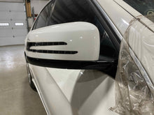 Load image into Gallery viewer, SIDE VIEW DOOR MIRROR E250D E300 E350 E400 E550 E63 11-14 Right - NW515243
