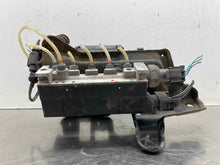 Load image into Gallery viewer, AIR RIDE COMPRESSOR E350 E550 CLS500 CLS55 CLS550 CLS63 E280 00-11 - NW516121
