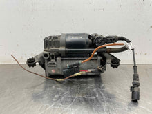 Load image into Gallery viewer, SUSPENSION AIR COMPRESSOR PUMP Audi A6 A7 RS7 S6 S7 2012-2017 - NW516954
