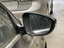Load image into Gallery viewer, SIDE VIEW DOOR MIRROR Volkswagen Jetta 11 12 13 14 15 16 Right - NW518226
