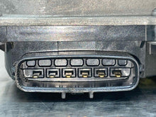Load image into Gallery viewer, THROTTLE BODY Camry Highlander Rav 4 Avalon 05 06 - 10 - NW518523
