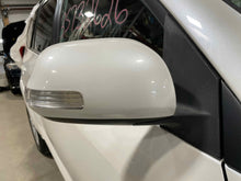 Load image into Gallery viewer, SIDE VIEW DOOR MIRROR Rav4 2009 09 2010 10 2011 11 2012 12 Right - NW519152
