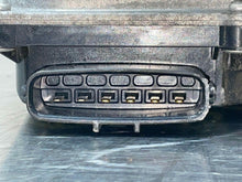 Load image into Gallery viewer, THROTTLE BODY Lexus IS250 GS300 2006 06 2007 07 2008 08 2009 09 10 11 - NW520878
