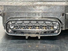 Load image into Gallery viewer, THROTTLE BODY Volvo S60 XC70 V70 2008 08 2009 09 2010 10 2011 11 - NW520881
