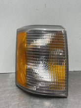Load image into Gallery viewer, PARKLAMP Range Rover 2000 00 2001 01 2002 02 Right - NW429071
