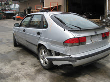 Load image into Gallery viewer, OUTER TAIL LIGHT LAMP Saab 9-3 99 00 01 02 03 Right - 412875
