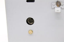 Load image into Gallery viewer, RADIO Kia Sorento 2003 03 2004 04 2005 05 2006 06 - 1004207
