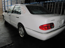 Load image into Gallery viewer, SIDE VIEW MIRROR E300D E320 E430 E55 96 97 98 99 Right - 1148219
