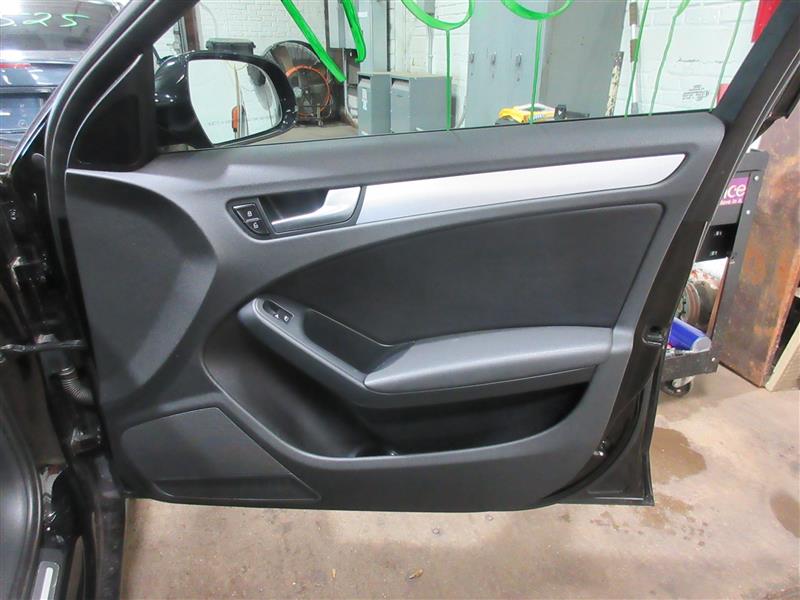 FRONT INTERIOR DOOR TRIM PANEL Audi A4 2011 11 - 1018387