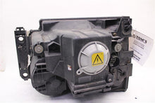 Load image into Gallery viewer, HEADLIGHT LAMP ASSEMBLY Land Rover LR3 05 06 07 08 09 Right - 1021432

