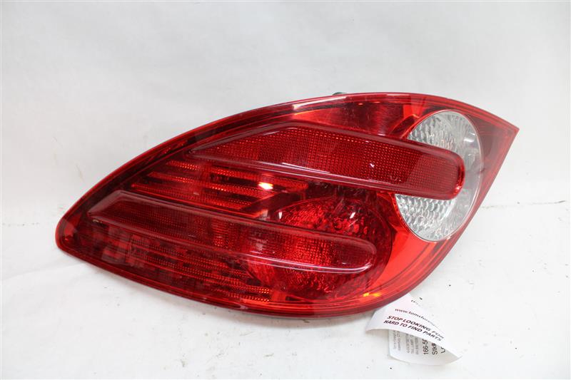 TAIL LIGHT LAMP ASSEMBLY R320 R350 R500 R63 06 07 08 09 10 Right - 1043408