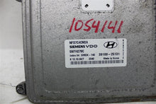 Load image into Gallery viewer, ECU ECM COMPUTER Hyundai Sonata 2006 06 2007 07 - 1054141
