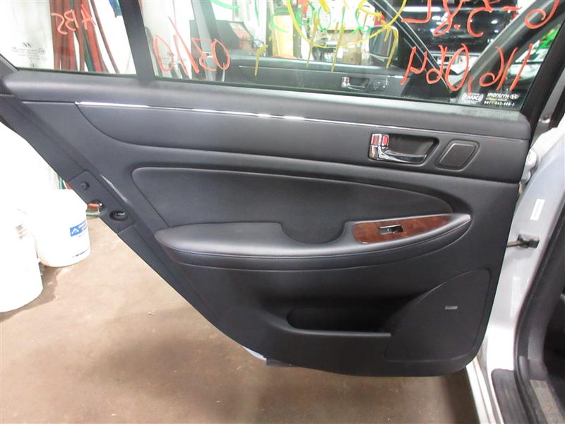 REAR INTERIOR DOOR TRIM PANEL Hyundai Genesis 2010 10 - 1063441