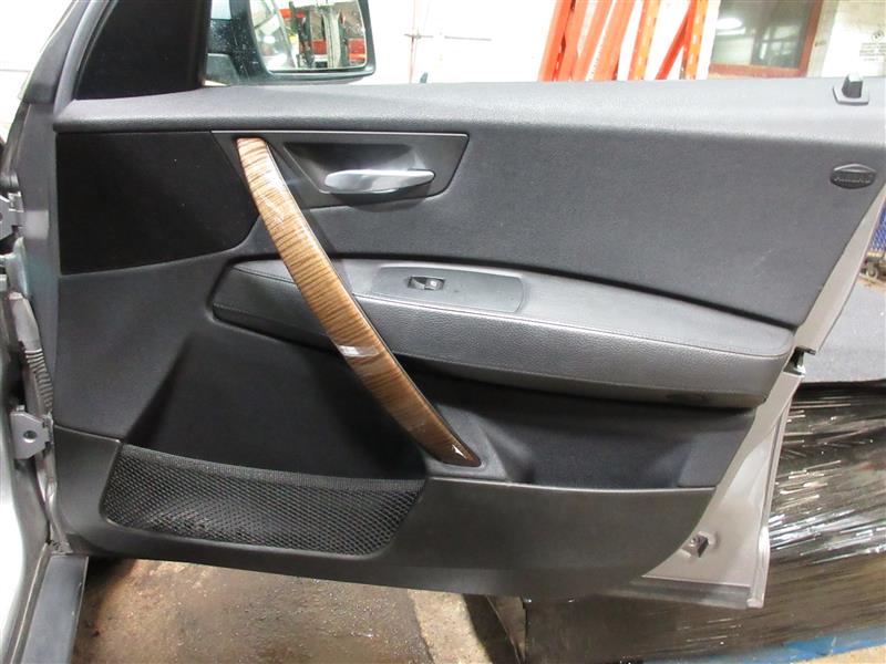 FRONT INTERIOR DOOR TRIM PANEL BMW X3 2005 05 - 1065007