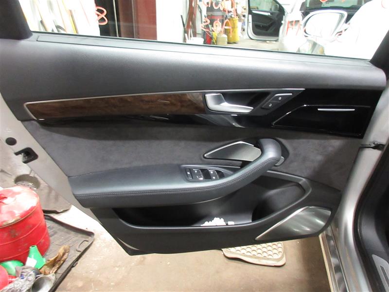 REAR INTERIOR DOOR TRIM PANEL Audi A8 2012 12 - 1066740