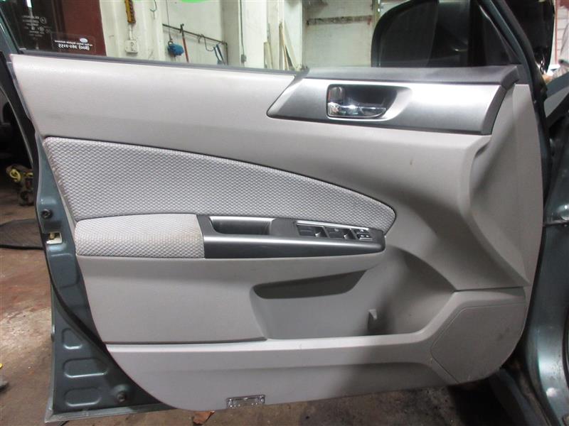 FRONT INTERIOR DOOR TRIM PANEL Subaru Forester 2012 12 - 1067769
