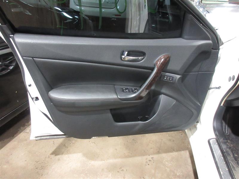 FRONT INTERIOR DOOR TRIM PANEL Nissan Maxima 2011 11 - 1071072