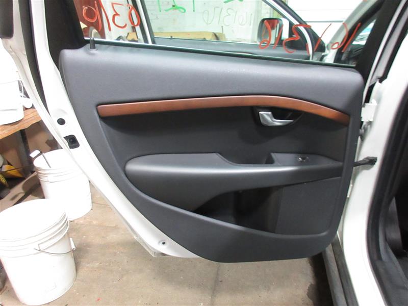 REAR INTERIOR DOOR TRIM PANEL Volvo XC70 2010 10 - 1071239