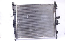 Load image into Gallery viewer, RADIATOR Mercedes ML320 ML430 ML500 1998 98 1999 99 2000 00 01 02 03 04 05 - 1074394
