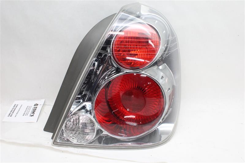 OUTER TAIL LIGHT LAMP Nissan Altima 2005 05 2006 06 Right - 1076048