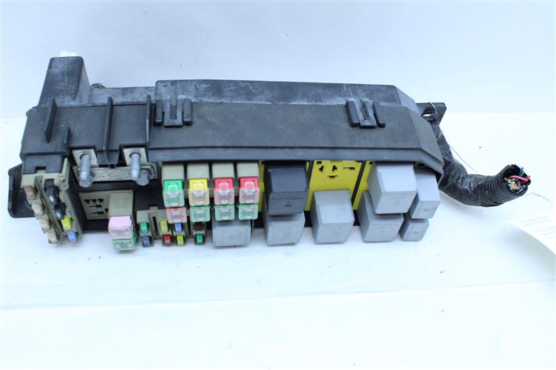 FUSE BOX Mazda Tribute 2005 05 2006 06 - 1080749