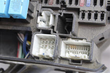 Load image into Gallery viewer, FUSE BOX Toyota Camry 2007 07 2008 08 2009 09 - 1087188
