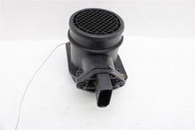 Load image into Gallery viewer, Mass Air Flow Sensor Meter MAF A4 TT Beetle Golf Golf Cabriolet 00-07 - 1088481
