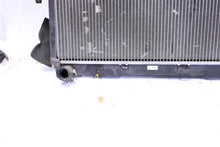 Load image into Gallery viewer, RADIATOR Frontier Pathfinder Xterra 2005 05 06 07 08 09 10 Auto - 1088904
