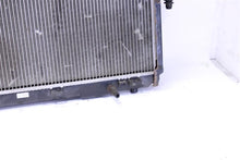 Load image into Gallery viewer, RADIATOR Frontier Pathfinder Xterra 2005 05 06 07 08 09 10 Auto - 1088904
