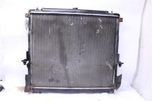 Load image into Gallery viewer, RADIATOR Frontier Pathfinder Xterra 2005 05 06 07 08 09 10 Auto - 1088904
