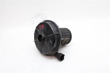 Load image into Gallery viewer, AIR INJECTION PUMP SMOG BMW 745i 2002 02 2003 03 2004 04 2005 05 - 1091122
