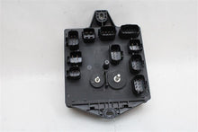 Load image into Gallery viewer, FUSE BOX Jaguar Vanden Pl XJ XJL 2014 14 - 1091268
