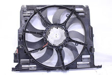 Load image into Gallery viewer, RADIATOR FAN ASSEMBLY 535i 535i Gt 640I 740i 740il Active 5 10-17 - 1091816
