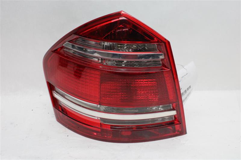 TAIL LIGHT LAMP ASSEMBLY Gl320 Gl450 Gl550 07 08 09 UPPER Left - 1091961