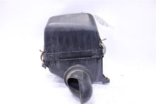 Load image into Gallery viewer, AIR CLEANER BOX Toyota Tundra 2003 03 2004 04 - 1093361
